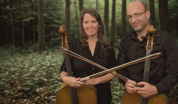 Deux violoncelles