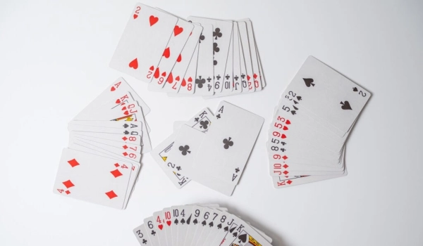Jeu de cartes whist militaire